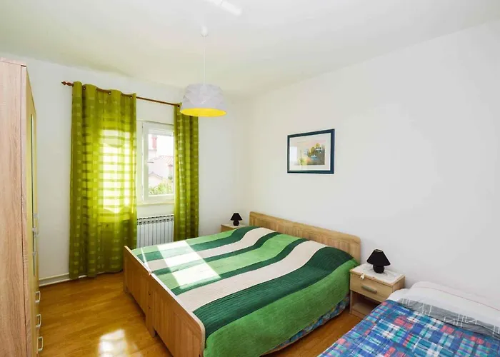 In With Two-bedrooms 3 Lägenhet