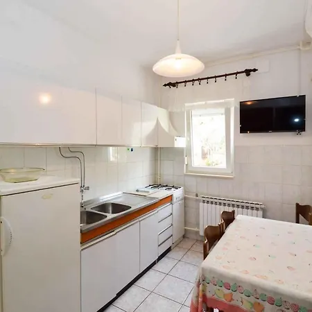 アパート In With Two-bedrooms 3 プーラ